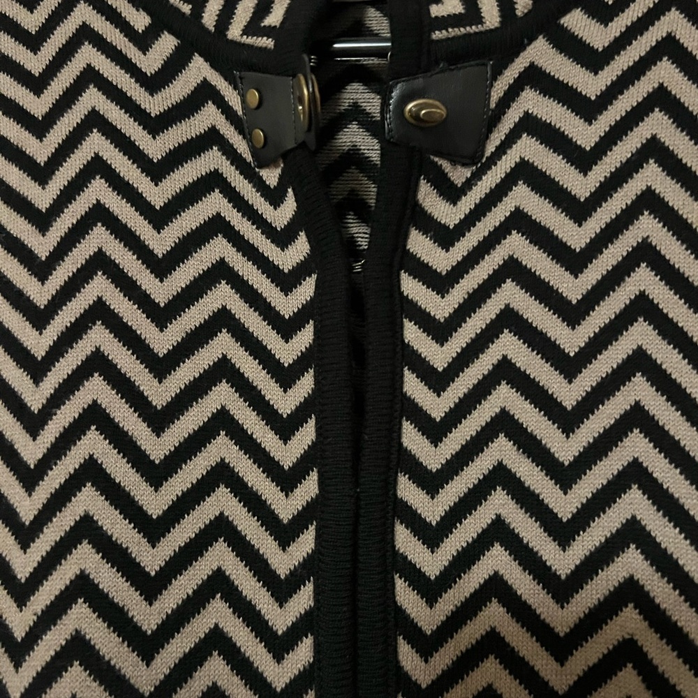 Liz Claiborne Ladies Cape - Picture 2 of 6